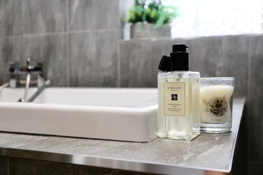 The Hot Tub Townhouse By Holiday Heim Lytham St Annes Zewnętrze zdjęcie