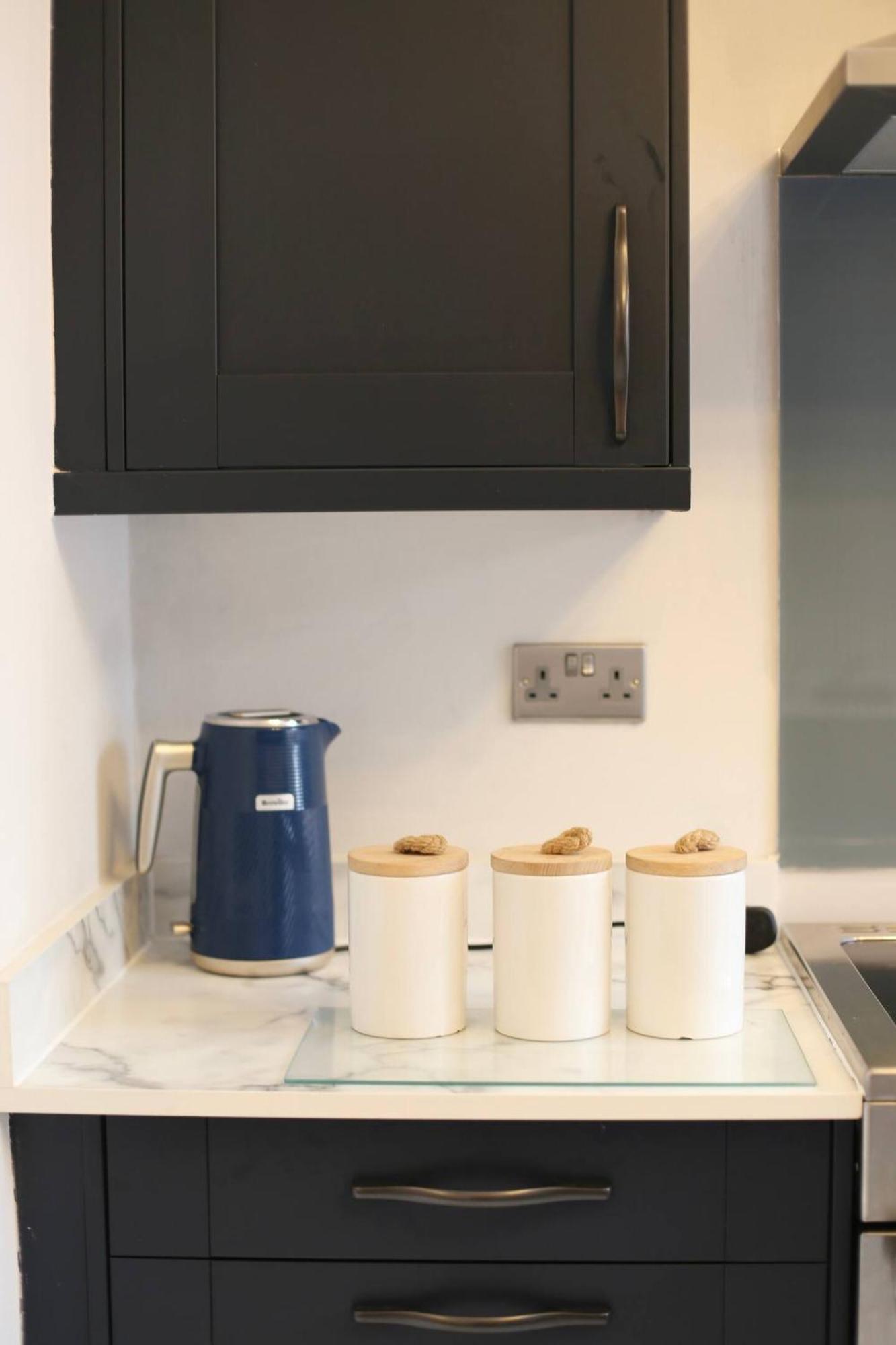 The Hot Tub Townhouse By Holiday Heim Lytham St Annes Zewnętrze zdjęcie