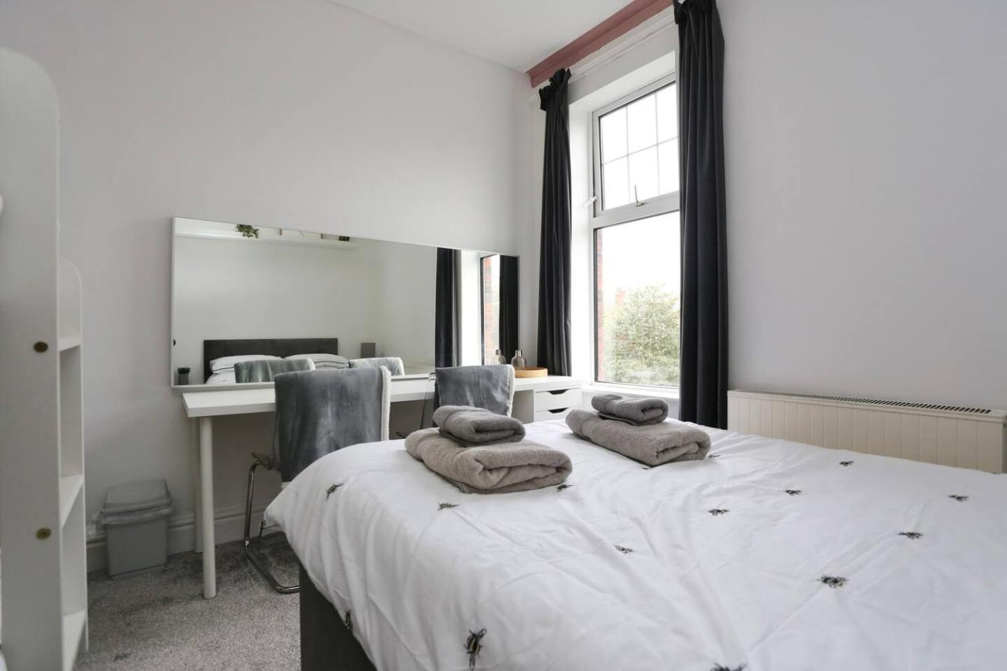 The Hot Tub Townhouse By Holiday Heim Lytham St Annes Zewnętrze zdjęcie