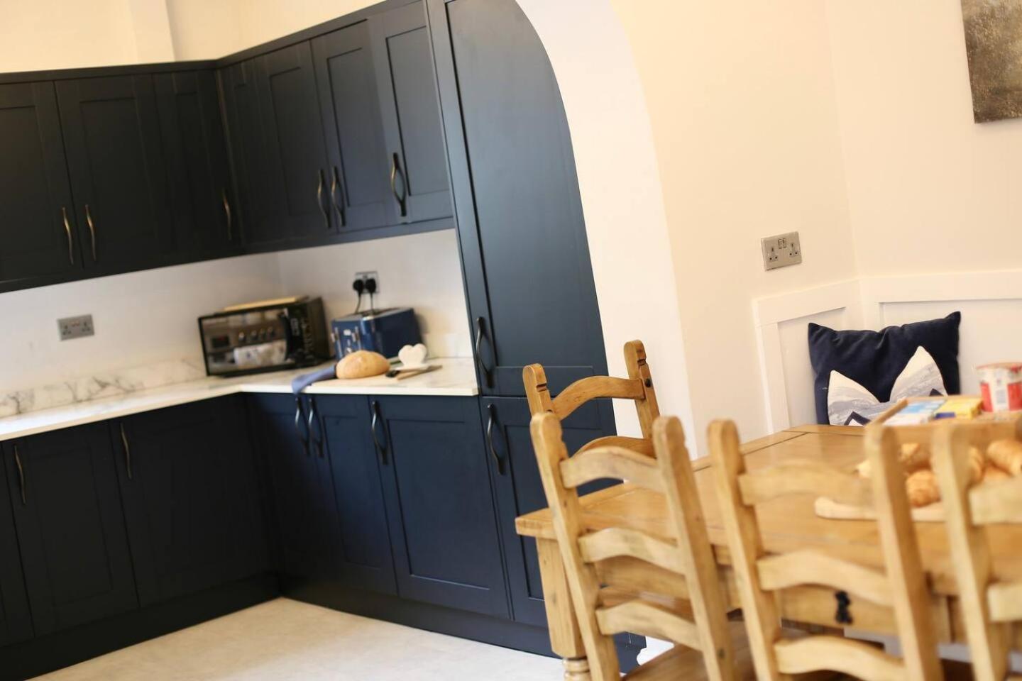 The Hot Tub Townhouse By Holiday Heim Lytham St Annes Zewnętrze zdjęcie