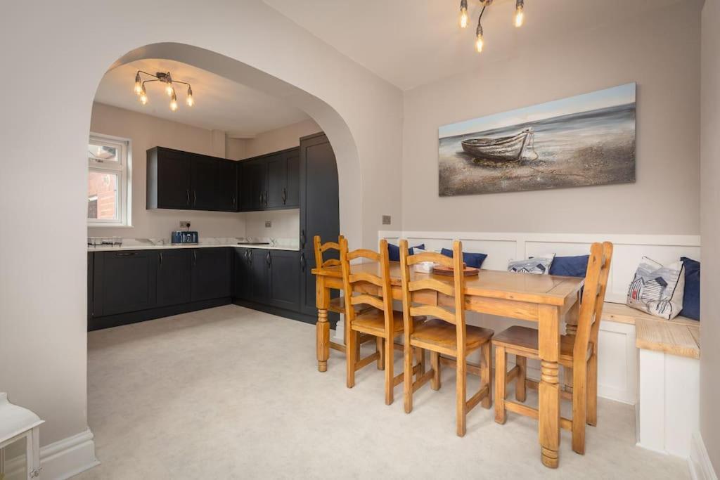 The Hot Tub Townhouse By Holiday Heim Lytham St Annes Zewnętrze zdjęcie