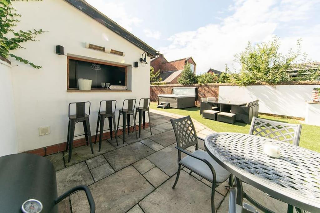 The Hot Tub Townhouse By Holiday Heim Lytham St Annes Zewnętrze zdjęcie